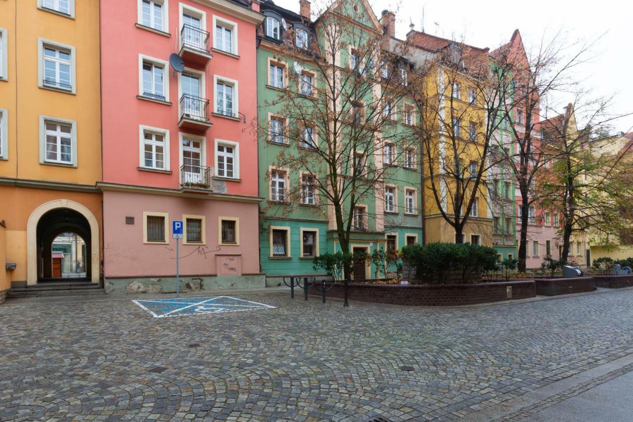 Lipstick House Rynek Lägenhet Wrocław Exteriör bild